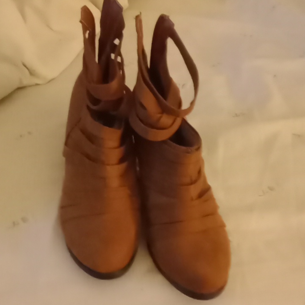 High heels - Picture 2 of 2
